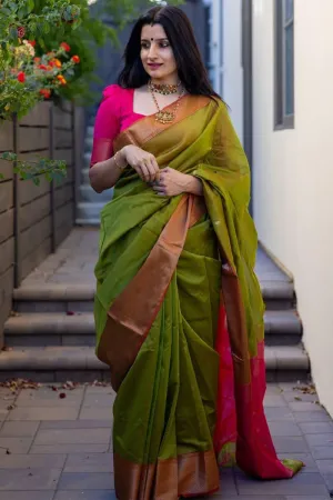 Exquisite Green Soft Silk Saree With Lissome Blouse Piece