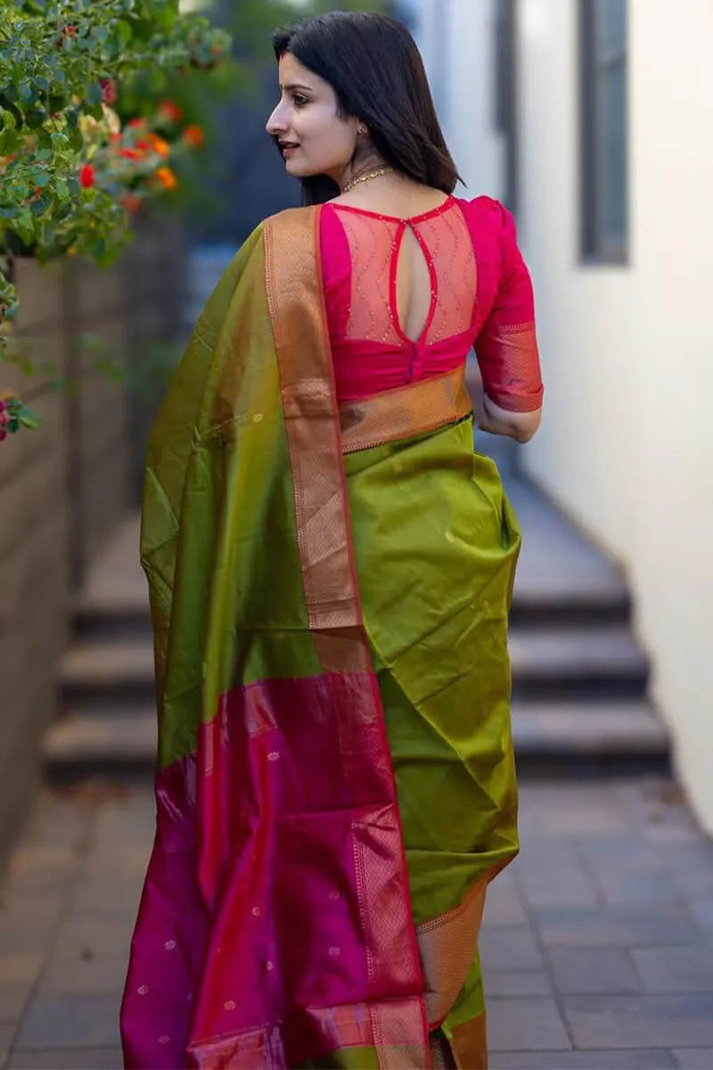 Exquisite Green Soft Silk Saree With Lissome Blouse Piece