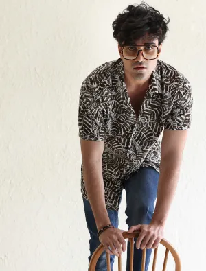 GRAY TROPICAL LEAF PRINT SHIRT