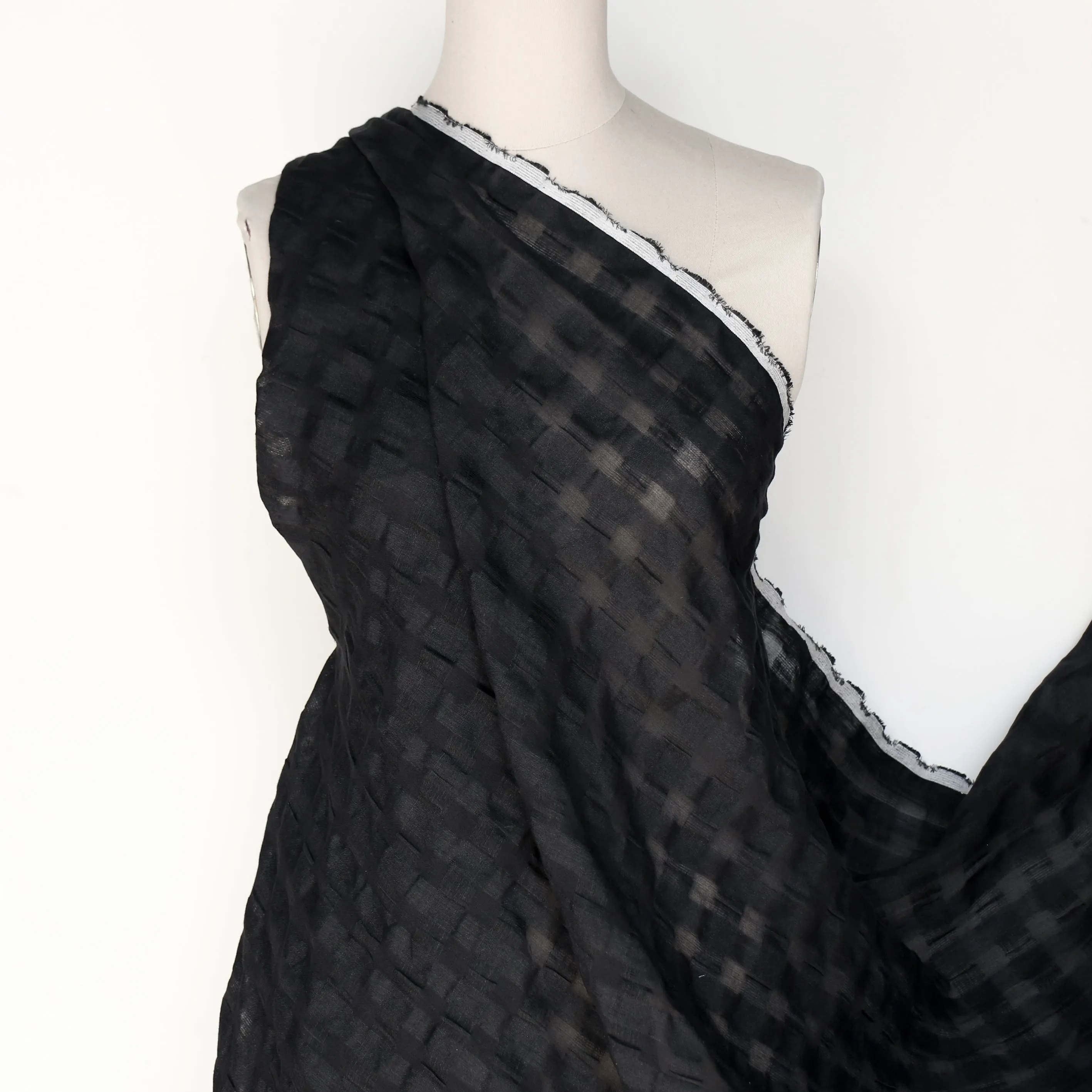 Lucia Check Black